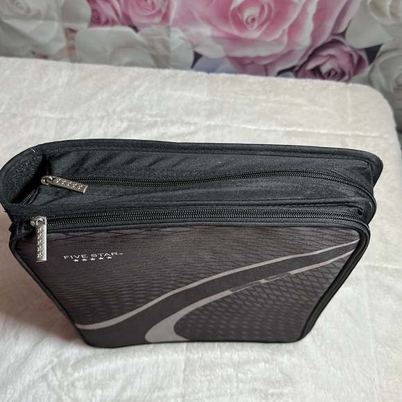 Five Star Office Mead Five Star Black 3 Ring Trapper Keeper Zipper
